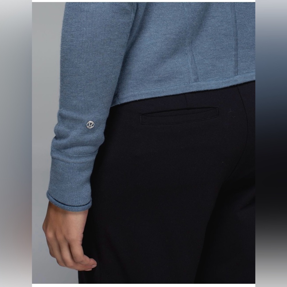 Lululemon Iconic Wrap. - Picture 9 of 16